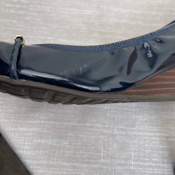Cole Haan Tali Peep Toe Wedge Navy Patent Leather Bow Quilted Grand OS Women's 8 - Picture 11 of 13